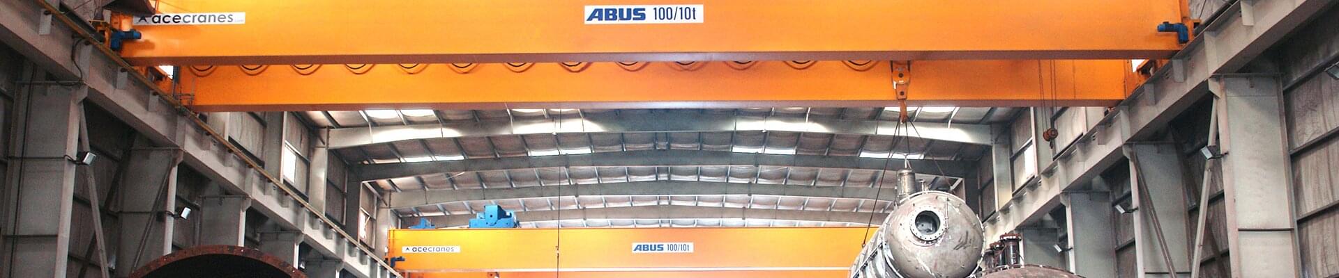 ABUS Zweiträgerlaufkran mit Tragfähigkeit von 100 t in einer Fertigung der Firma DESCON Engineering HFZC in den Vereinigten Arabischen Emiraten 