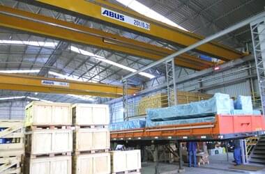 Laufkran mit einer Tragfähigkeit von 20 t und 6,3 t werden zum Bau von internem Transport der Firma Eidt-Ciriex genutzt