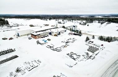 Luftaufnahme der Firma Dahlgrens Cementgjuteri in Schweden