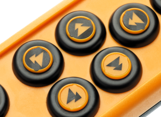 Funksteuerung ABURemote und nähere Betrachtung der  auf Ergonomie getrimmten Handsender Button