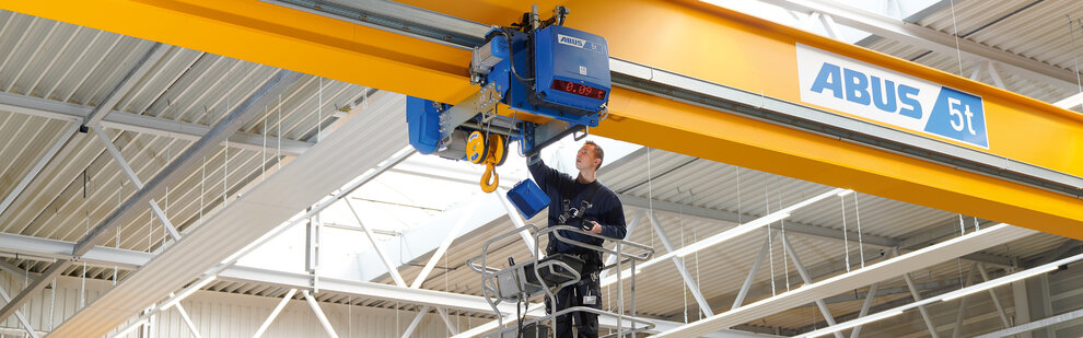 Sicherheitsprüfung durch ABUS Mitarbeiter am ABUS Standort in Rodt