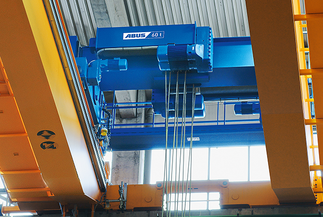 ABUS Zweischienenlaufkatze Bauart Z mit Zwillingshubwerk und Tragfähigkeit bis 120 t.